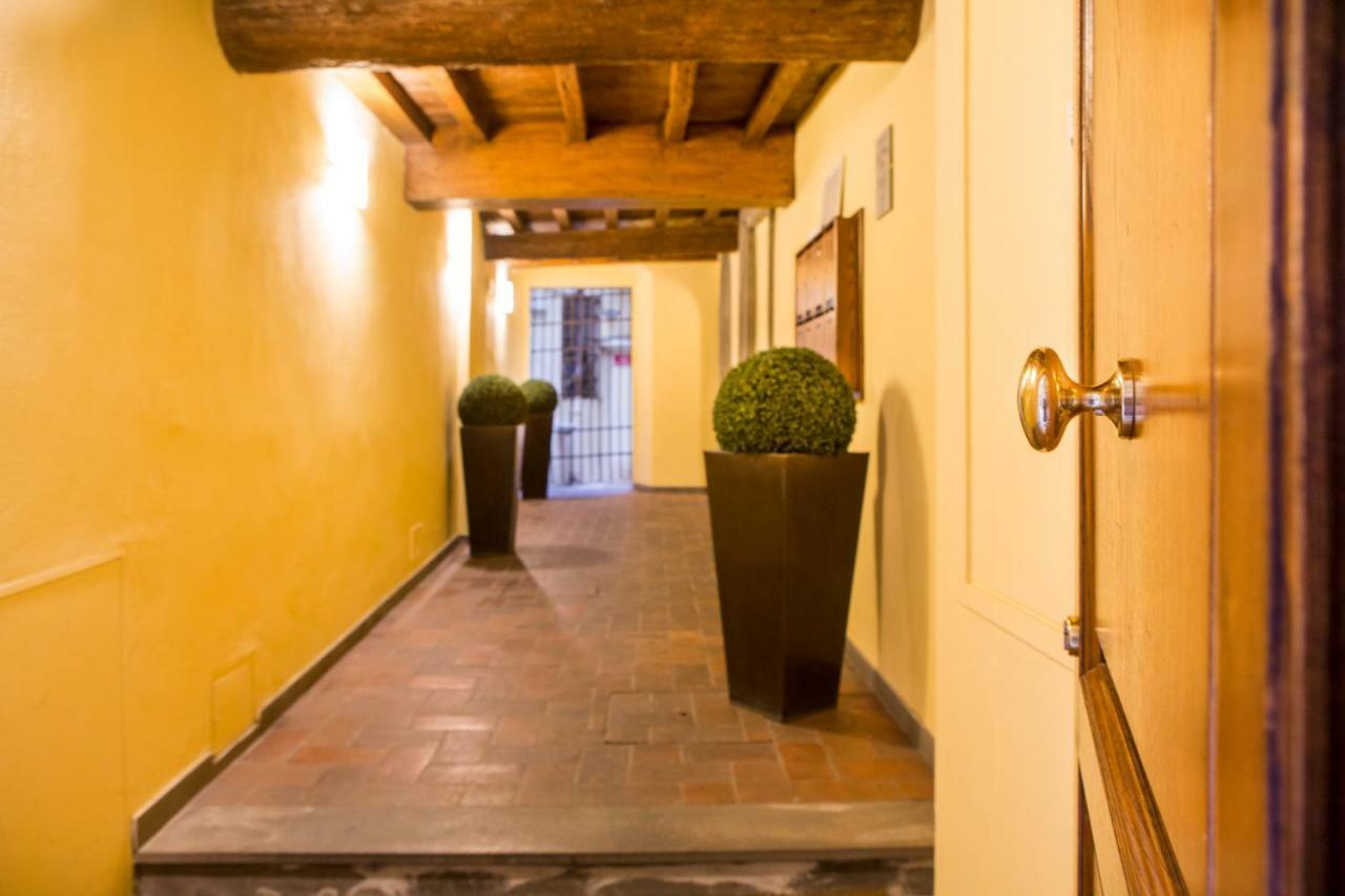 Art Apartment Vicolo Del Panico فلورنس المظهر الخارجي الصورة